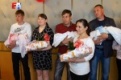 В родильное отделение на выписку новорожденных приехал глава городского округа Первоуральск Николай Козлов