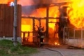 Сразу три дома загорелись в частном секторе Первоуральска