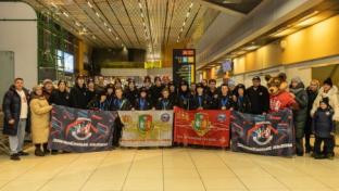 Победителей Первых международных зимних игр имени Александра Невского — команду Академии хоккея с мячом 2013 года рождения — торжественно встретили в аэропорту «Кольцово»