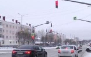 Сегодня продолжаем изучать нюансы проезда в самом центре города – на площади Победы