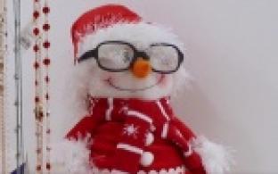 В салоне оптики «Фокус» на проспекте Ильича, 8 к Новому году уже подготовились