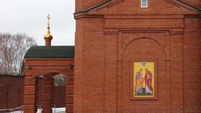 В первоуральском Храме Петра и Павла освящены новые иконы