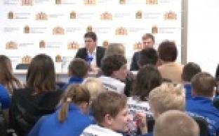 Первоуральск посетил двукратный олимпийский чемпион по плаванию Евгений Рылов