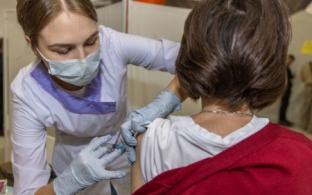Вакцинация от гриппа в Первоуральске продолжается
