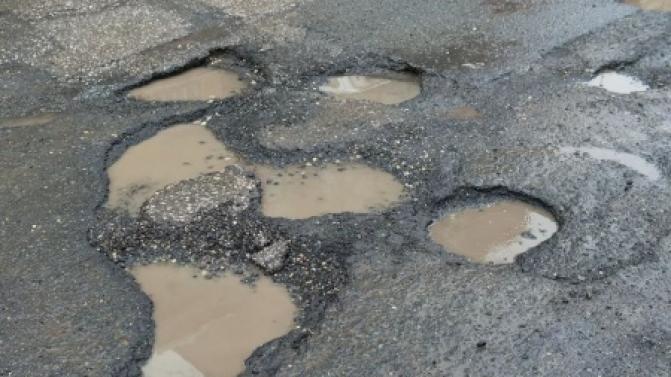 Прокуратура Первоуральска обратилась в суд с иском о приведении региональных автомобильных дорог в нормативное состояние