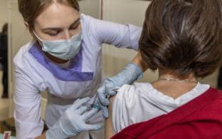 Первоуральцев приглашают на вакцинацию