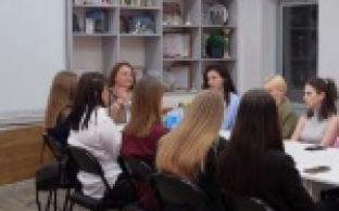 Первоуралочки показали, на что способны, приняв участие в заводском конкурсе «А ну-ка, девушки!»