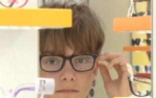 Салон оптики «Фокус» в преддверии нового учебного года приглашает первоуральцев проверить зрение детям и подобрать новые стильные очки