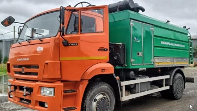 В Первоуральск прибыла вторая комбинированная каналопромывочная машина