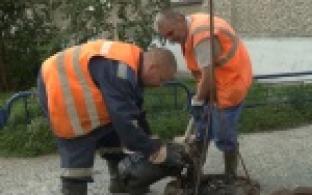 Что делать, если в доме засорилась канализация, и к кому нужно обращаться в первую очередь