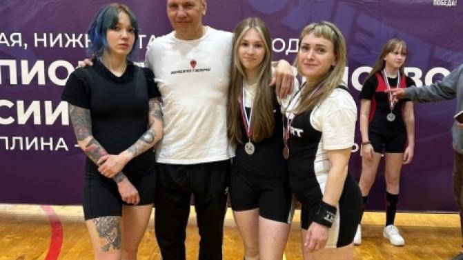 Первоуралочки достойно показали себя на Всероссийских соревнованиях по пауэрлифтингу