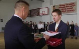 В Первоуральск доставили Знамя Победы