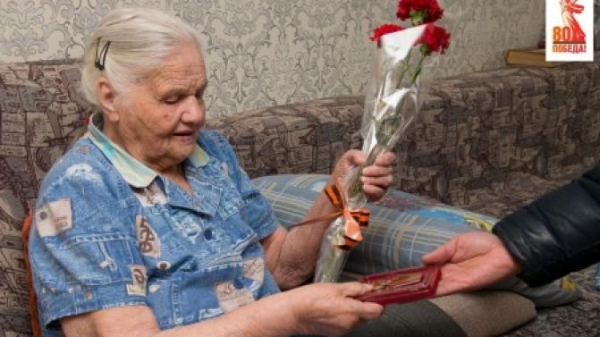 В Кузино вручили юбилейные медали «80 лет Победы в Великой Отечественной войне»