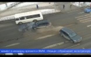 Сотрудники Госавтоинспекции выясняют обстоятельства серьёзного ДТП