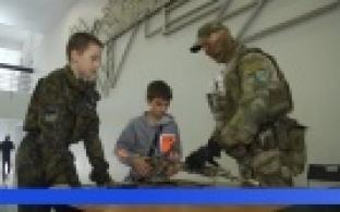 Военную технику, оружие и машины МЧС показали первоуральцам