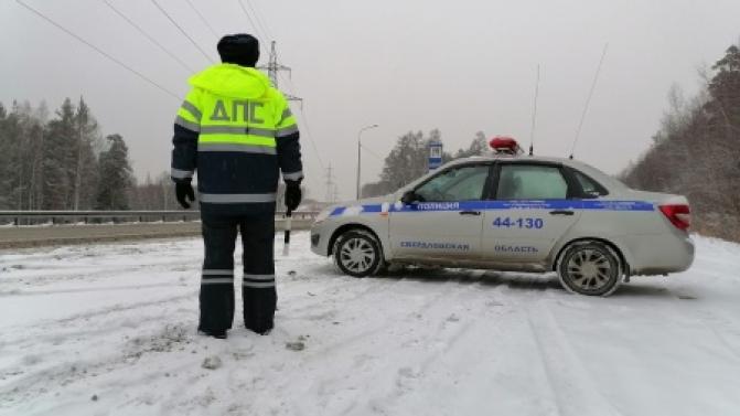 Почти 10 000 нарушений выявили сотрудники ГИБДД Свердловской области за прошедшую неделю