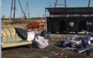 Набор мягкой мебели и оконные стёкла – это далеко не всё, что сегодня можно найти на свалке в микрорайоне Шайтанка