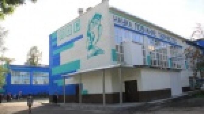 Евгений Куйвашев поручил обеспечить комплексную безопасность и готовность школ к началу учебного года