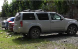 В Первоуральске усилили борьбу с парковками на газонах