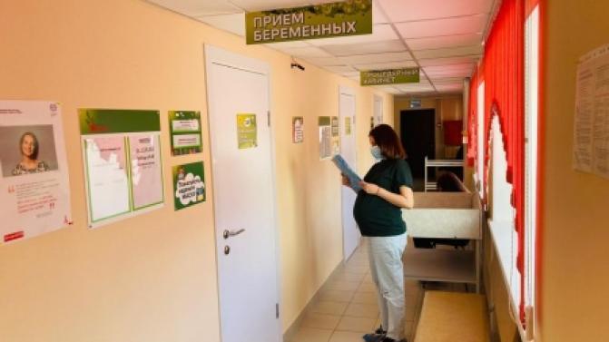 Благодаря ЭКО уже 185 здоровых детей появились на свет в свердловских семьях, затронутых ВИЧ-инфекцией