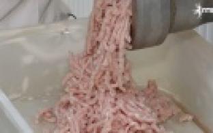 На Среднем Урале придумали колбасу с «секретным» ингредиентом