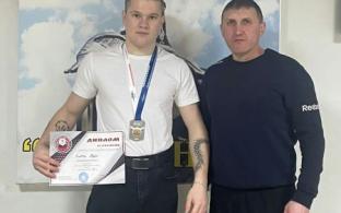 Первоуралец привёз награды с Первенства УРФО по боксу среди юниоров