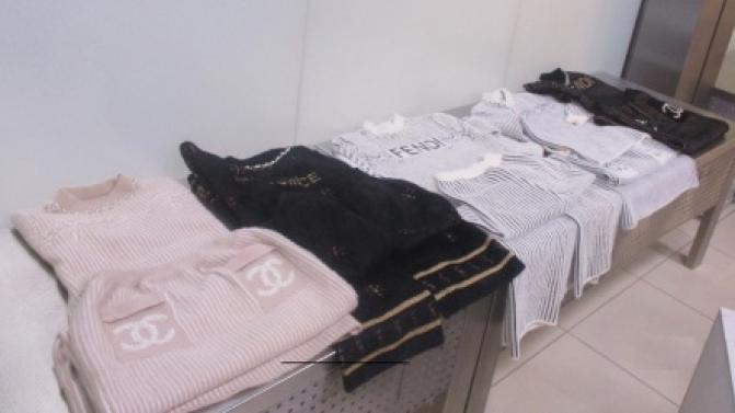 Кольцовские таможенники пресекли незаконный ввоз 60 килограммов одежды