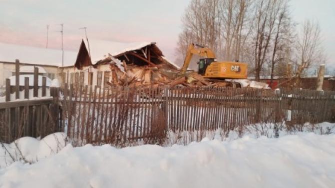 В Первоуральске продолжается снос аварийного жилья