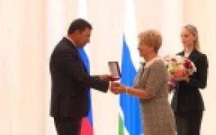Директор Лицея №21 получила Знак отличия из рук губернатора Свердловской области