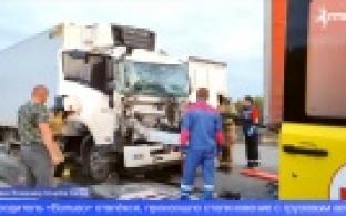 На трассе Пермь-Екатеринбург столкнулись три грузовика