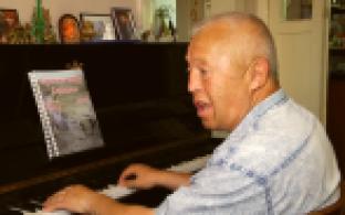 Первоуральский композитор Александр Зайцев написал музыку для новой песни о своей малой родине