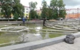 Светомузыкальный фонтан на центральной площади закрыли для очистки