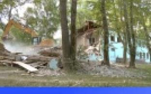 В Первоуральске снесли еще один аварийный дом