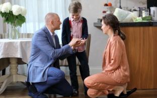 Мелодрама "В отражении тебя" — премьера на телеканале ПТВ