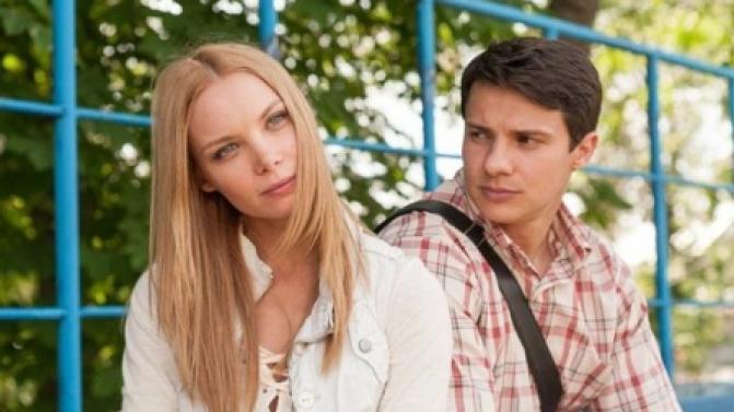 Смотрите премьеру телесериала "Я рядом" на телеканале ПТВ