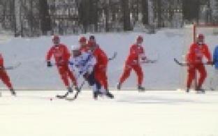 Хоккеисты "Уральского трубника" сыграли с командой "Родина" из Кирова