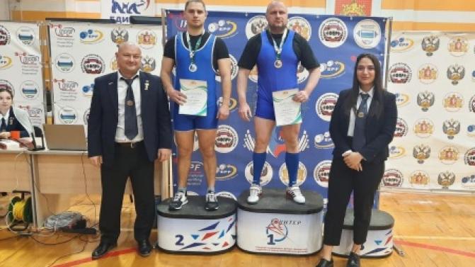 6 медалей завоевали первоуральские пауэрлифтеры на Чемпионате Свердловской области