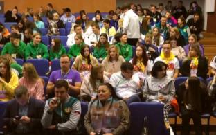 Сотни добровольцев со всей Свердловской области собрались в Первоуральске.