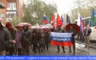 Более ста человек сегодня собрались у здания военкомата