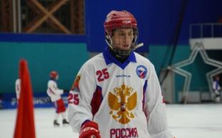 Полузащитник "Уральского трубника" стал серебряным призёром хоккейного турнира