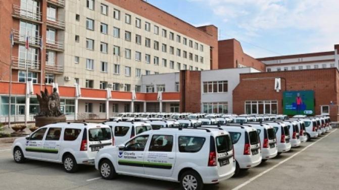 Первоуральская Городская больница получила новый автомобиль