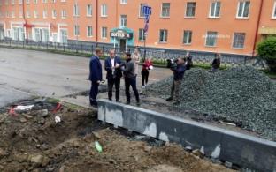 Сотрудники администрации проверили, как идут работы на проспекте Ильича