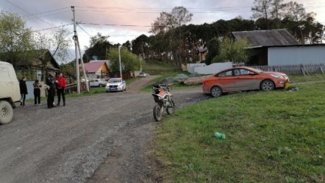 В Билимбае 14-летний подросток на питбайке угодил под машину