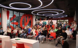 В Первоуральске прошли соревнования по спидкубингу