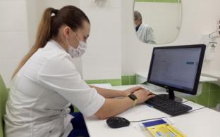 Еще 100 подростков в Первоуральске привиты первым компонентом вакцины от COVID-19