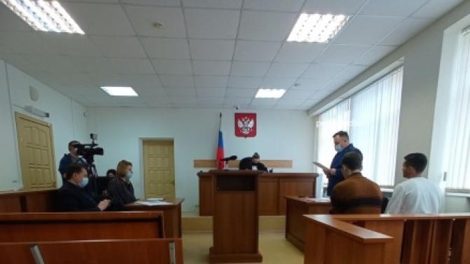 Двое первоуральцев украли 25 железнодорожных тормозных башмаков