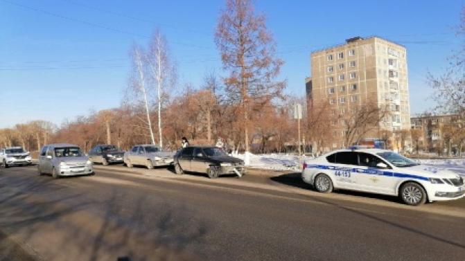 Два водителя и один ребёнок пострадали в ДТП на проспекте Ильича