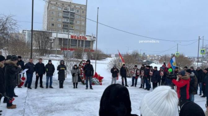 Сегодня в Первоуральске проходит торжественный митинг