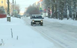Коммунальные службы Первоуральска устраняют последствия снегопада