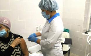 Прививать от COVID-19 будут и в ТЦ «Первый» — без записи и по вечерам